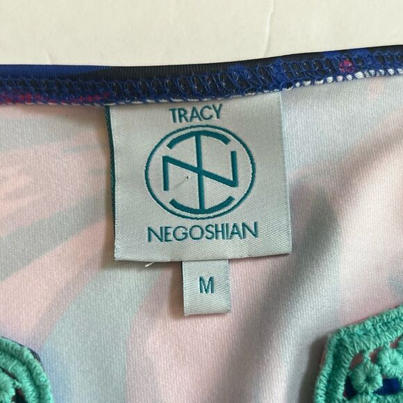 Tracy Negoshian Emilia Shift Print Crochet Neck Mini Dress Size Medium NWOT - Picture 7 of 8